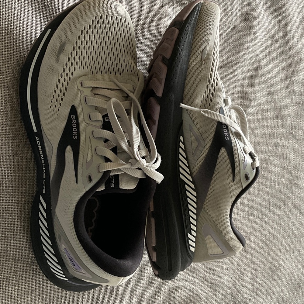Brooks Athletic Shoes in Gray and Black - Picture 5 of 16